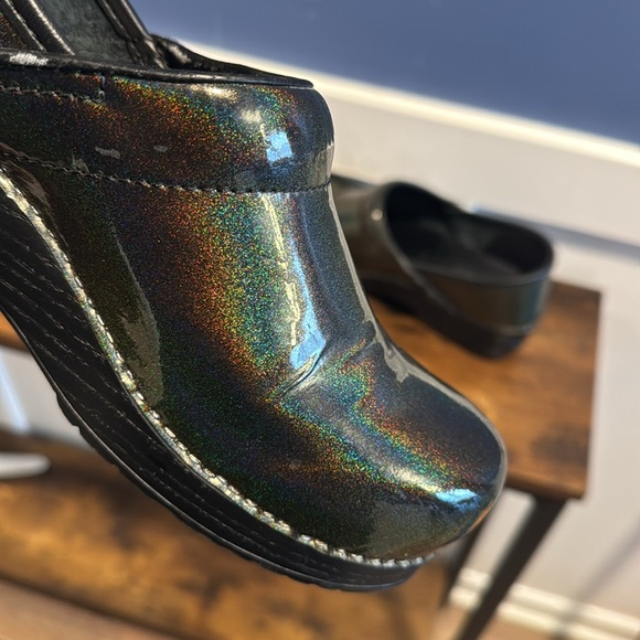 Dansko Olive Green Iridescent Glitter Patent Leather Clog Size 41 - Picture 8 of 13